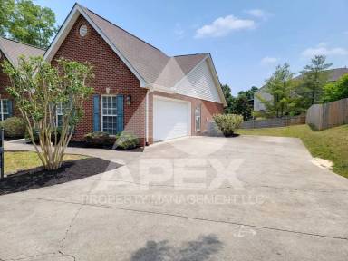Main picture of 9812 Bluegrass Rd