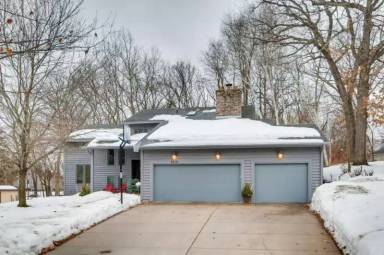 Main picture of 4315 Harbor Ln N