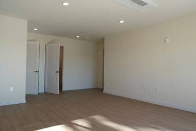 Main picture of 14629 Erwin St