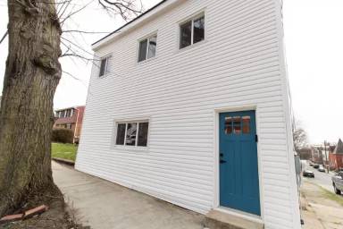 Main picture of 5200 Broad St