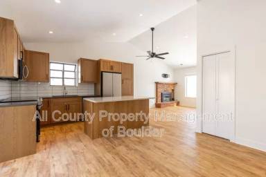 Main picture of 1903 Goss St