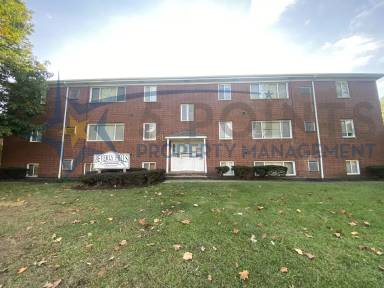 Main picture of 24600 Euclid Avenue - 104