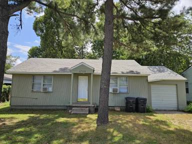 Main picture of 6708 NW 31st St