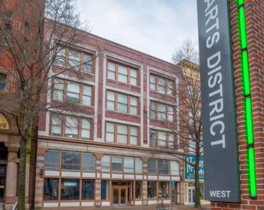 Main picture of 115 W Broad St