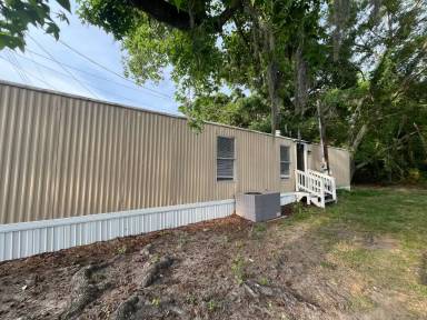 Main picture of Colony Oaks Mobile Home Park