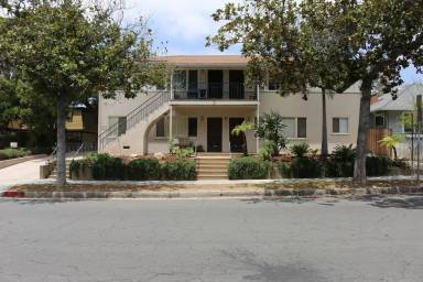 Main picture of 122 W Arrellaga St