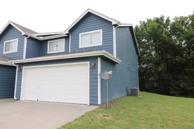 Main picture of 2428 Deerfield Blvd
