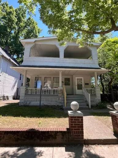 Main picture of 10724 Gooding Ave