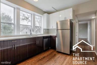 Main picture of 3116 N Hoyne Ave
