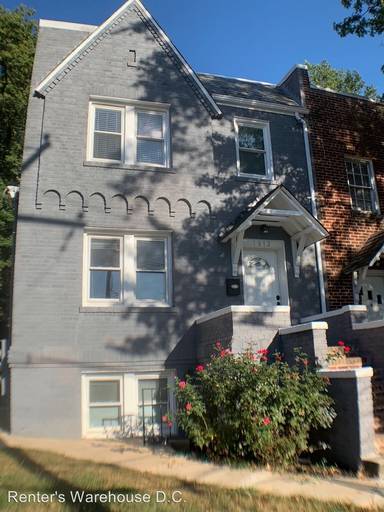 Main picture of 1812 28th Pl SE