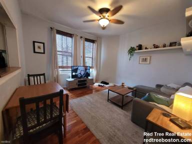Main picture of 1486 Commonwealth Ave