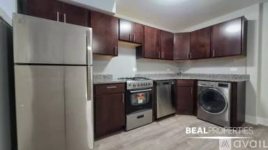 Main picture of 431 W Belden Ave