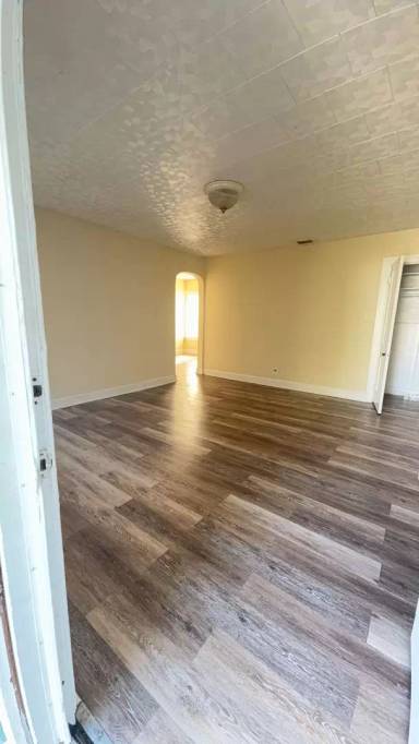 Main picture of 828 16th Ave S