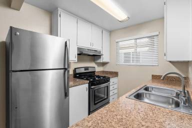 Main picture of 120 Menlo Way