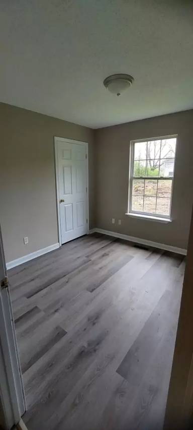Main picture of 2005 Taylor St