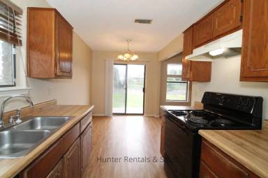 Main picture of 1100 Goodhue Dr