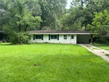 Main picture of 710 Riverview Dr