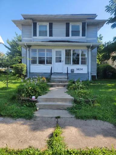 Main picture of 1624 J Ave NE