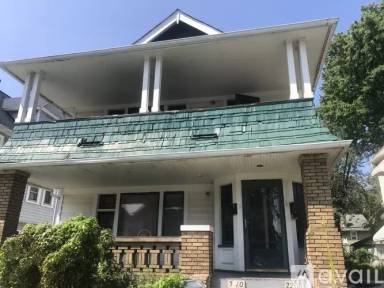 Main picture of 2210 W 101st St