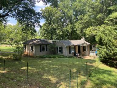 Main picture of 1059 Wolf Trap Rd