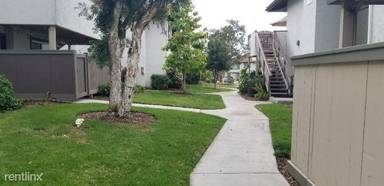 Main picture of 9885 Caspi Gardens Dr