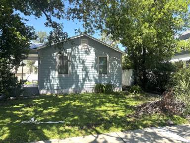 Main picture of 804 N Willow Ave