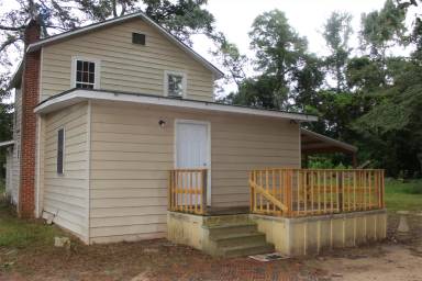 Main picture of 143 Sportsmans Club Rd
