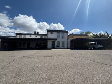 Main picture of 1165 Edgewood Dr