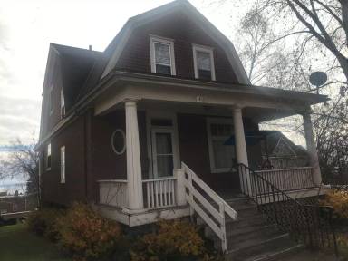 Main picture of 1426 E 4th St