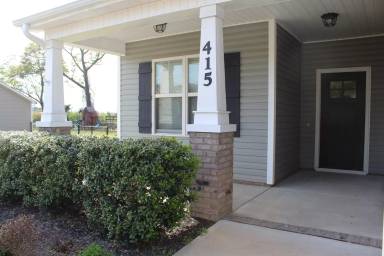 Main picture of 415 Graces Farm Rd