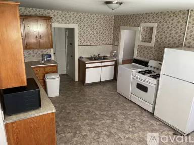 Main picture of 229 River St