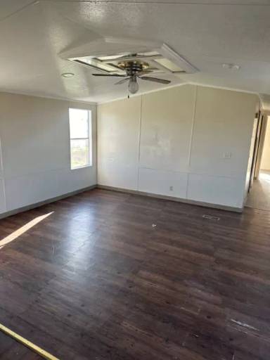 Main picture of 135 Pebbles Ln