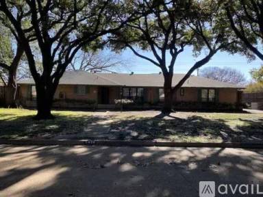 Main picture of 5408 Meadow Crest Dr