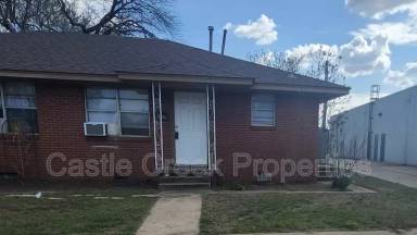 Main picture of 18 E 12th St