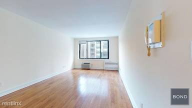 Main picture of 1661 York Ave