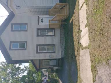 Main picture of 210 Graves St