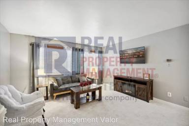 Main picture of 32850 Aurora Rd