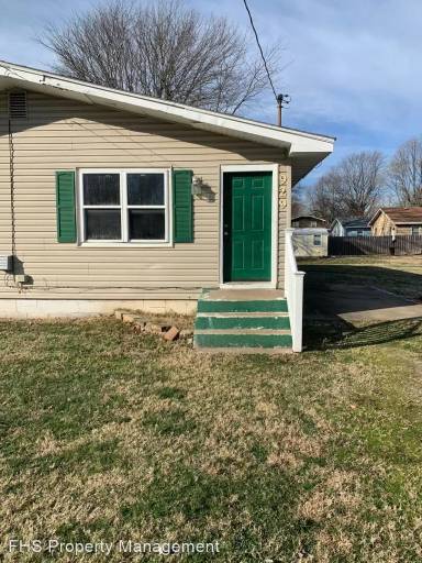 Main picture of 925 N Fulbright Ave