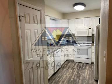 Main picture of 605 W 15th St