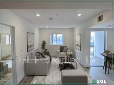 Main picture of 744 S Mariposa Ave