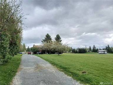 Main picture of 902 S Anacortes St