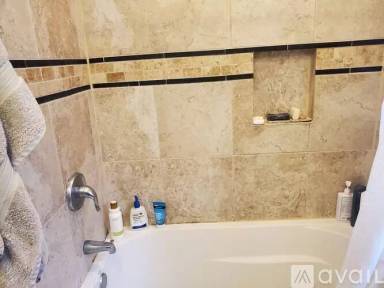 Main picture of 2119 W North Ave