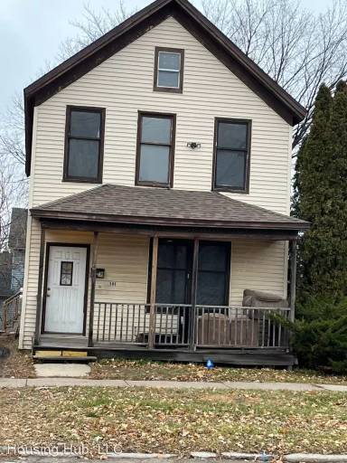 Main picture of 581 Park St
