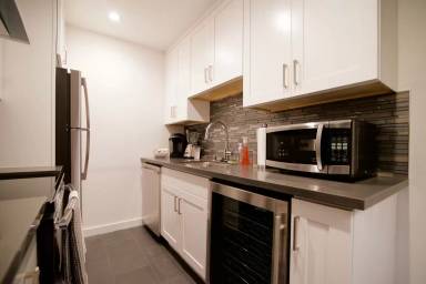 Main picture of 152 Lincoln Ave