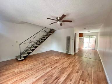 Main picture of 315 E Avenue 31