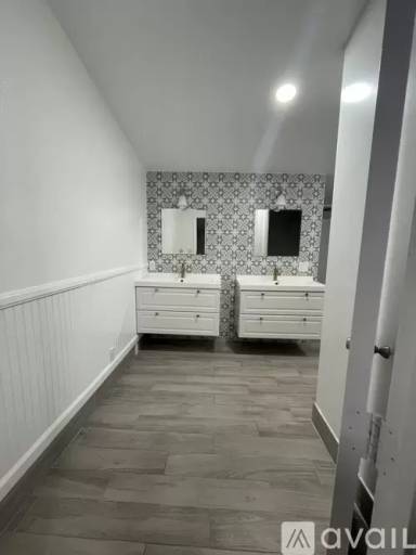 Main picture of 1515 E Rowland Ave