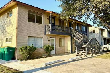 Main picture of 611 W Byrd Blvd