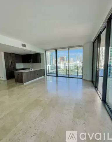 Main picture of Reach at Brickell City Center