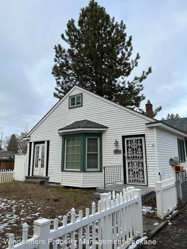 Main picture of 3014 W Walton Ave
