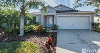 Main picture of 868 Greenleaf Cir